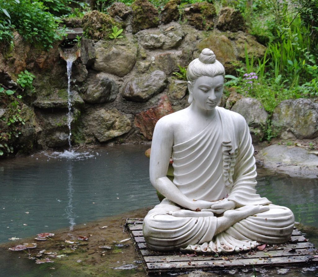 Bei meinen Beratungsgesprächen habe ich die Erfahrung gemacht, dass viele Menschen ein Thema/Muster haben, das sich wie ein roter Faden durch ihr Leben zieht. Sie geraten immer wieder in ähnliche Lebenssituationen.